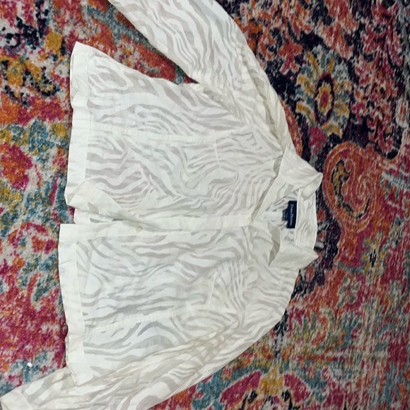 mesh printed button up - Picture 2 of 3